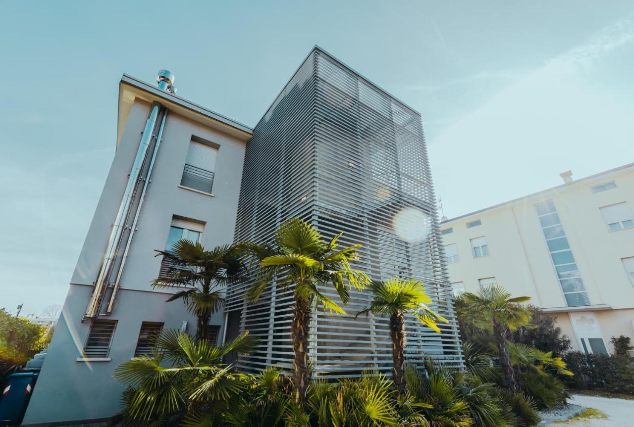 The Attico Lägenhet Padenghe sul Garda Exteriör bild