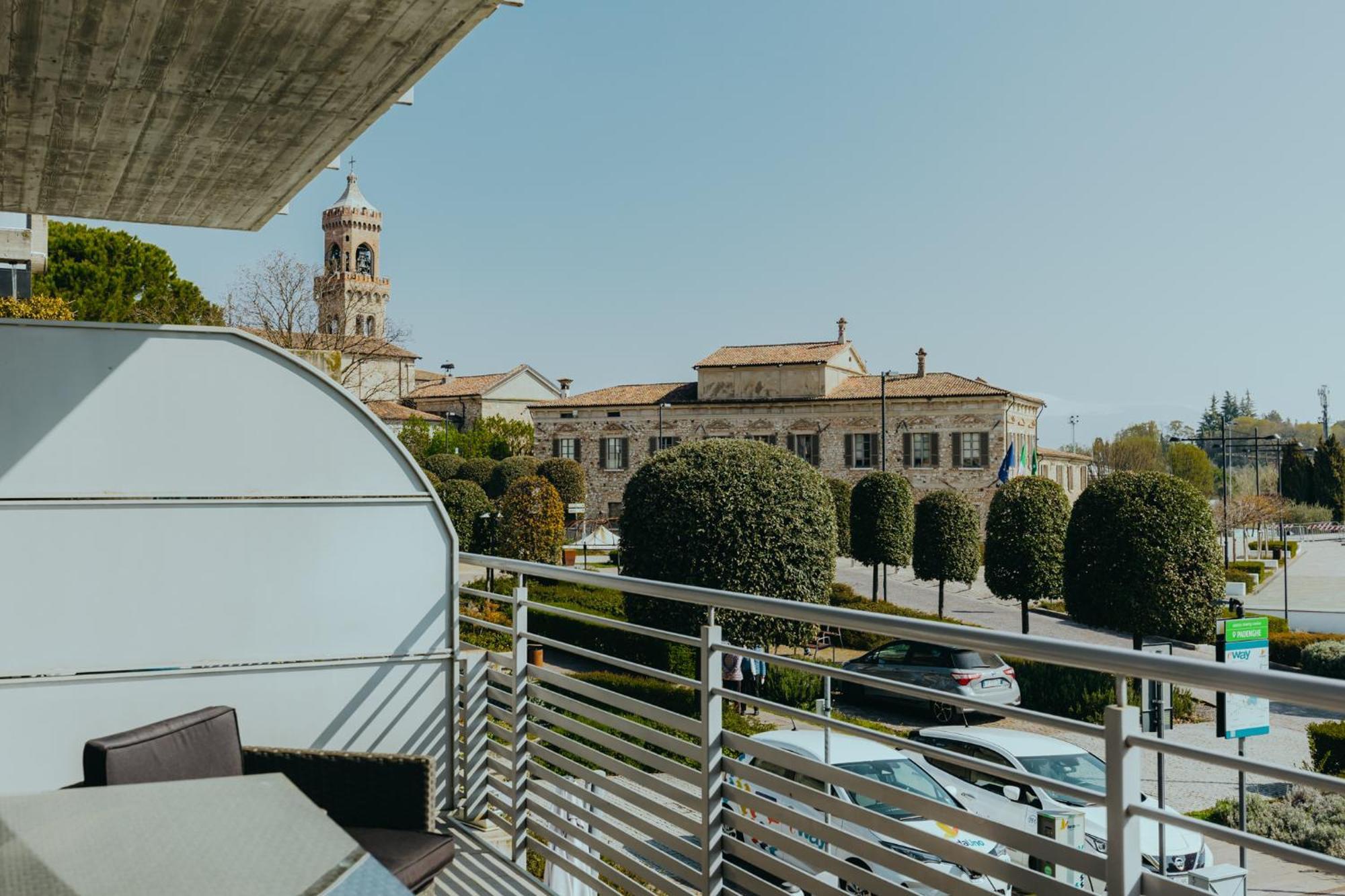 The Attico Lägenhet Padenghe sul Garda Exteriör bild